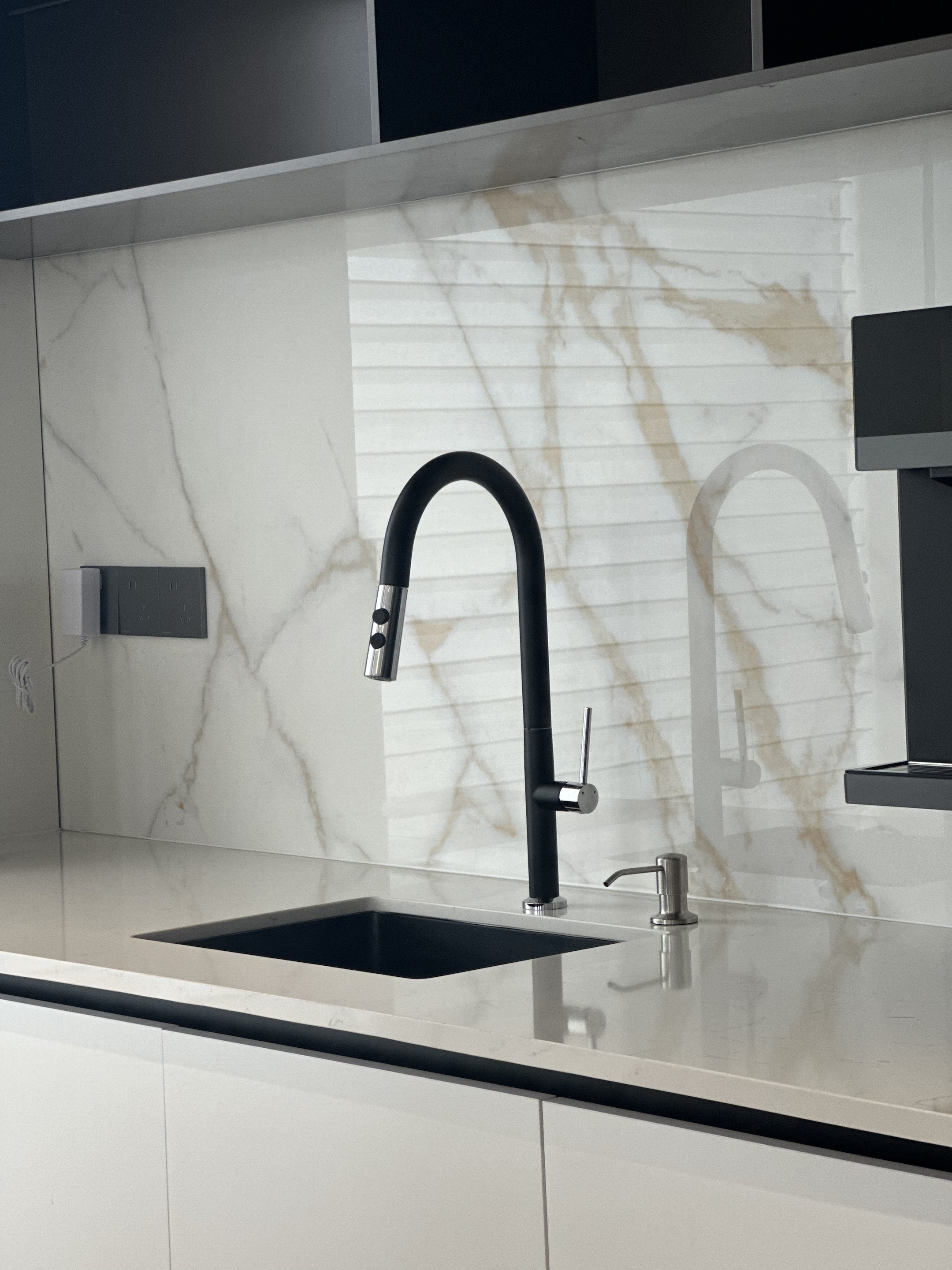 Kitchen Faucet Materials مواد صنبور المطبخ