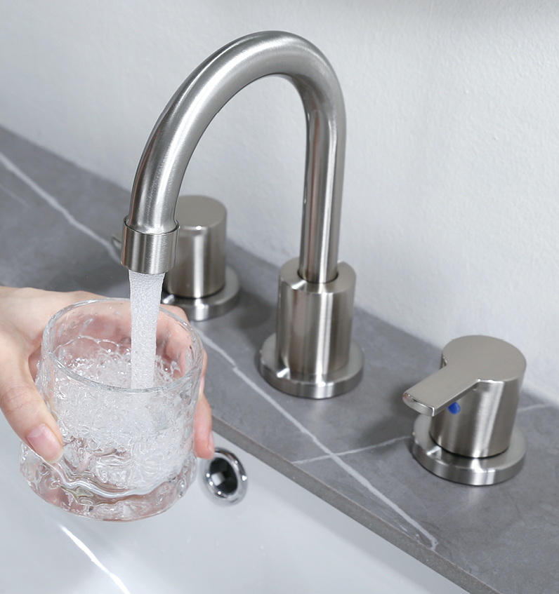 Cupc 3 Hole Hole Faucet 8 بوصة على نطاق واسع للحمام باستخدام BF03015-K09-BN