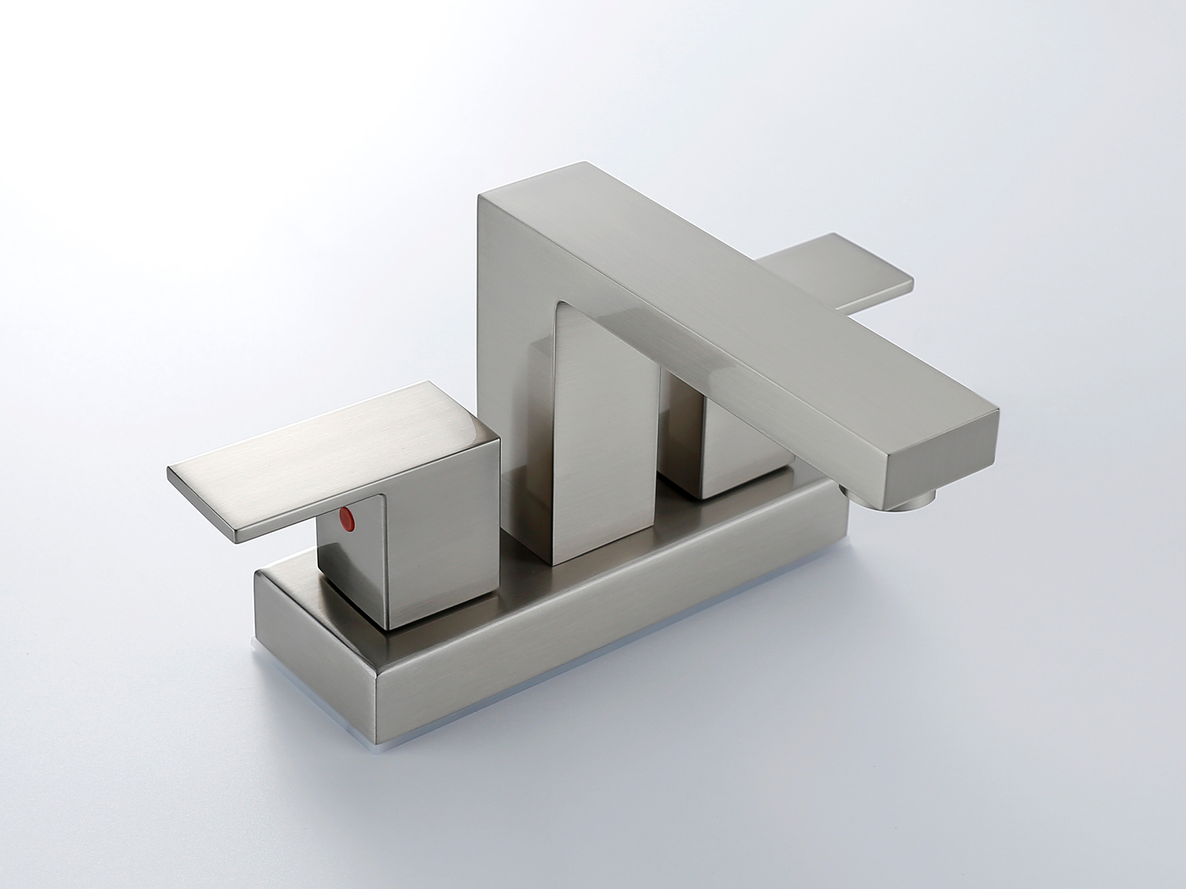 صنبور الحمام المثبت على الحائط
