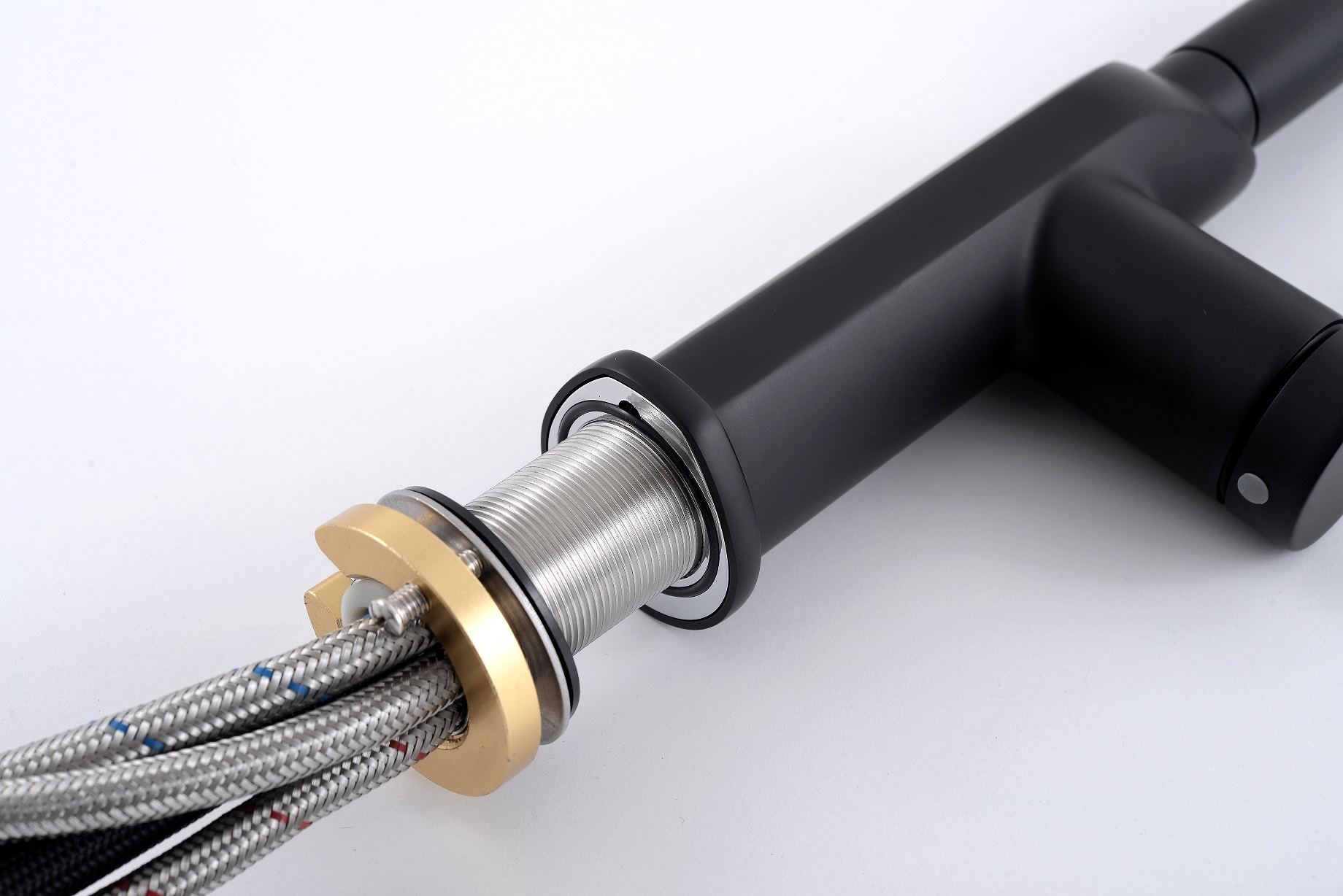 سحب صنبور المطبخ