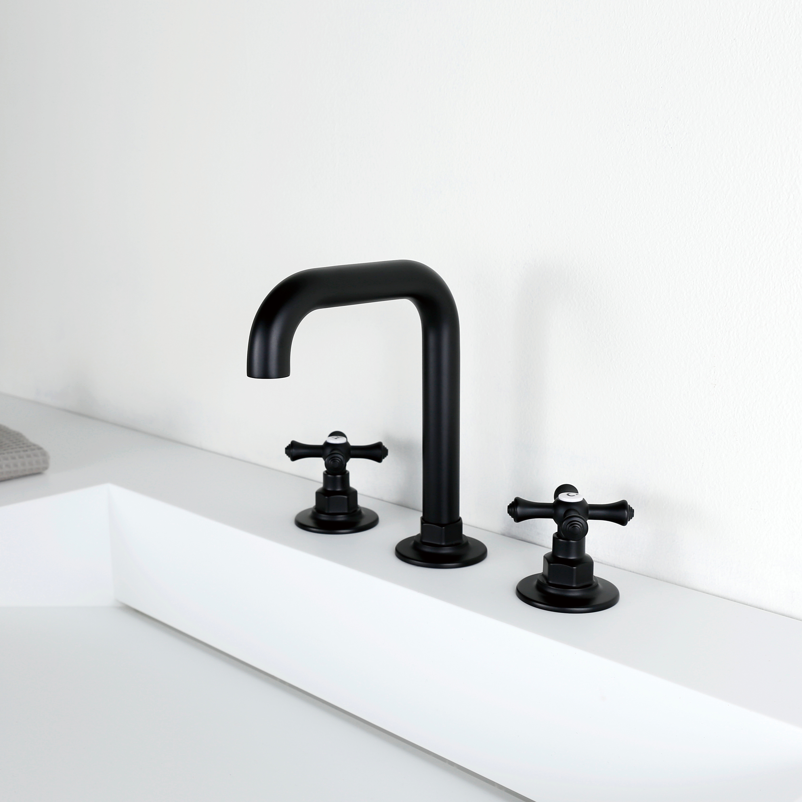 جودة عالية 3 ثقوب مقبض مزدوج الحمام صنبور الحوض الخلاط صنابير الصنابير