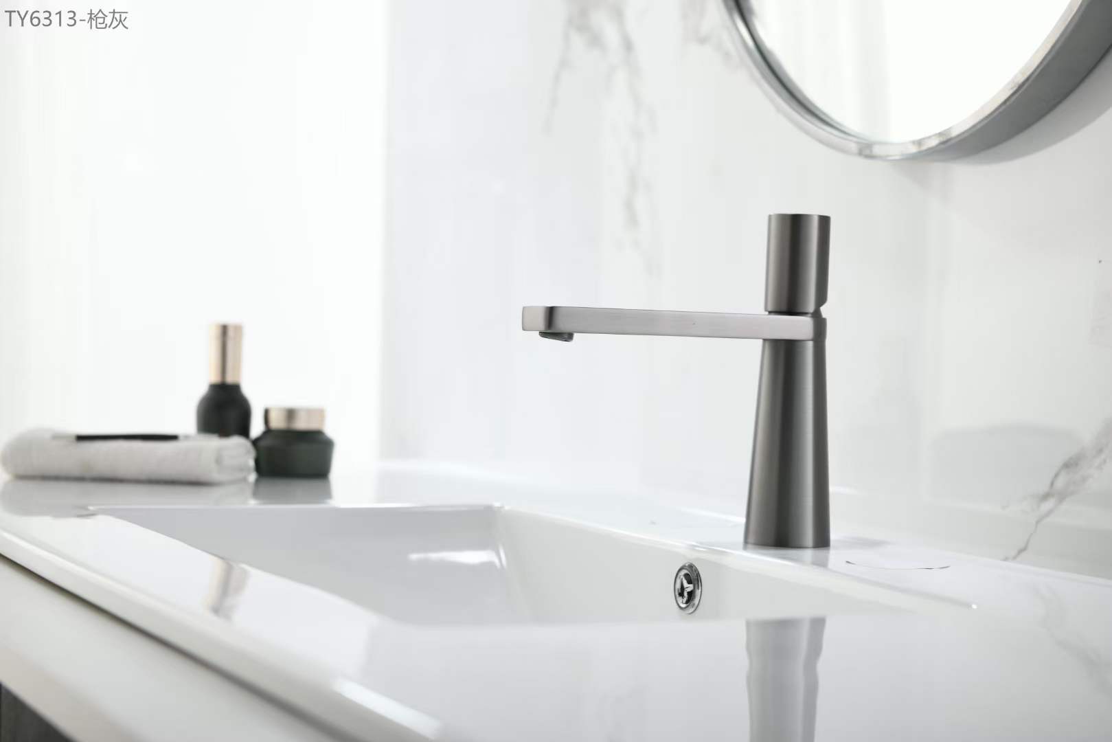 صنبور النحاس العتيقة