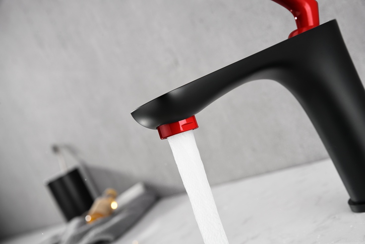 مرحاض مع صنبور