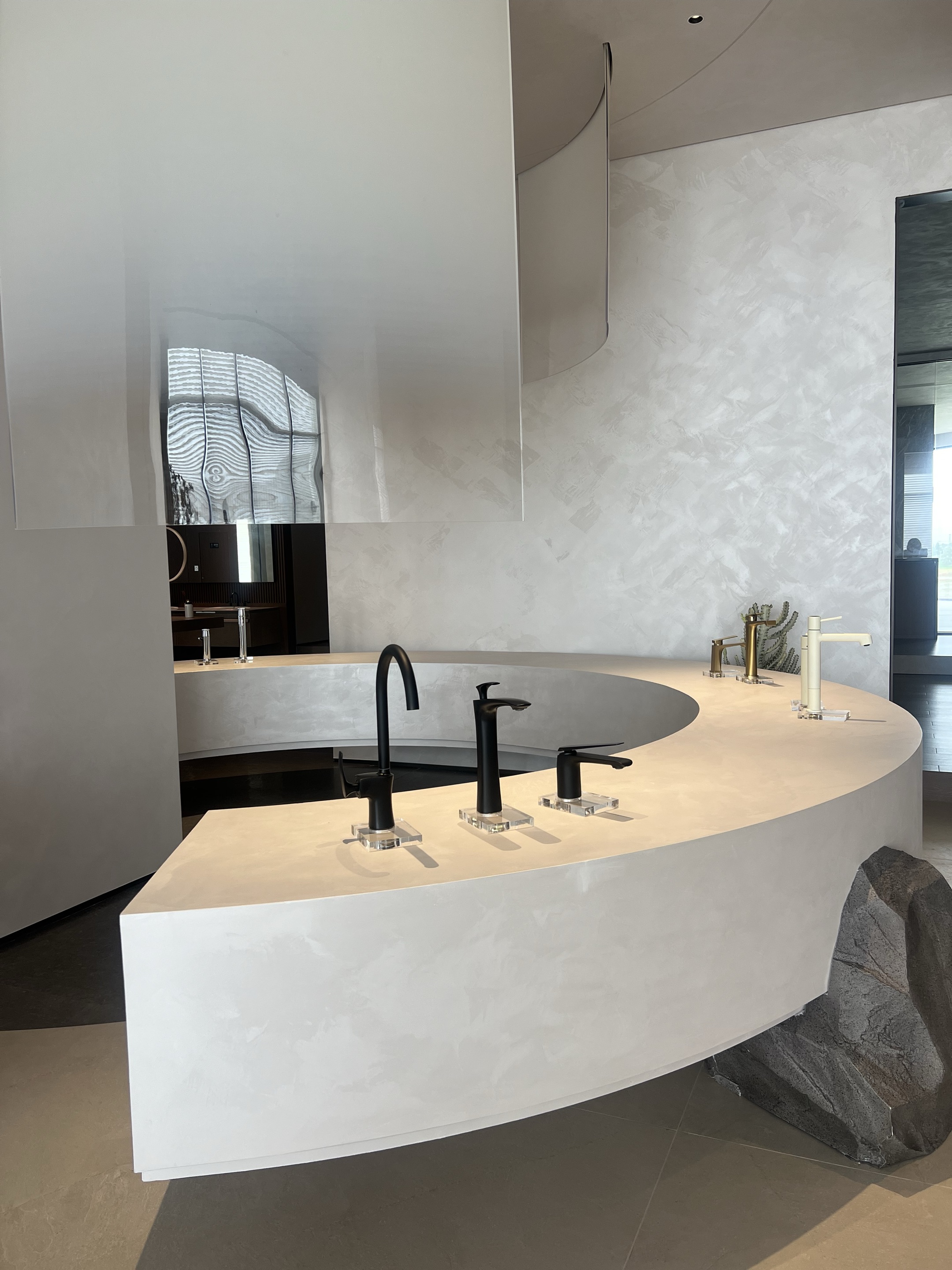 صنبور حمام النيكل المصقول