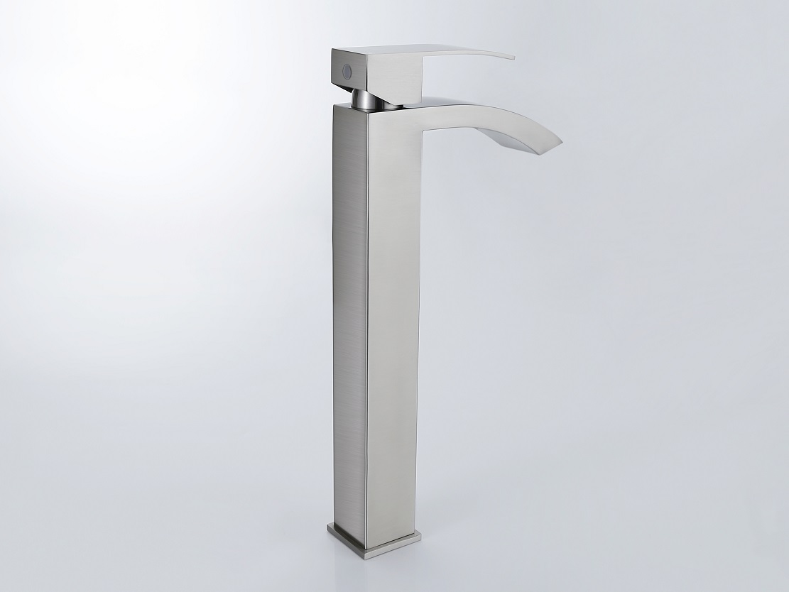 صنابير حوض الحمام