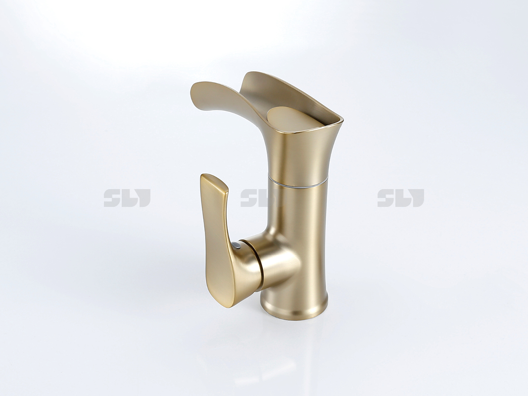 صنبور حمام مركزي مقاس 5 بوصات