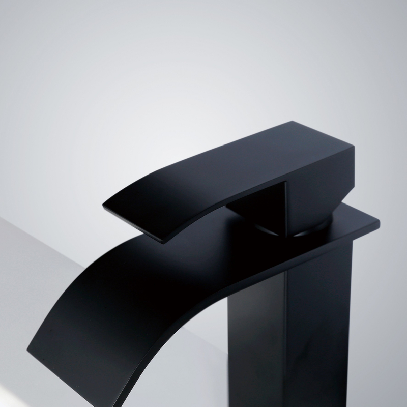 Sly Matte Black Waterfall Spout Spout Batucet مقبض واحد الحمام الغرور بالوعة صنبور