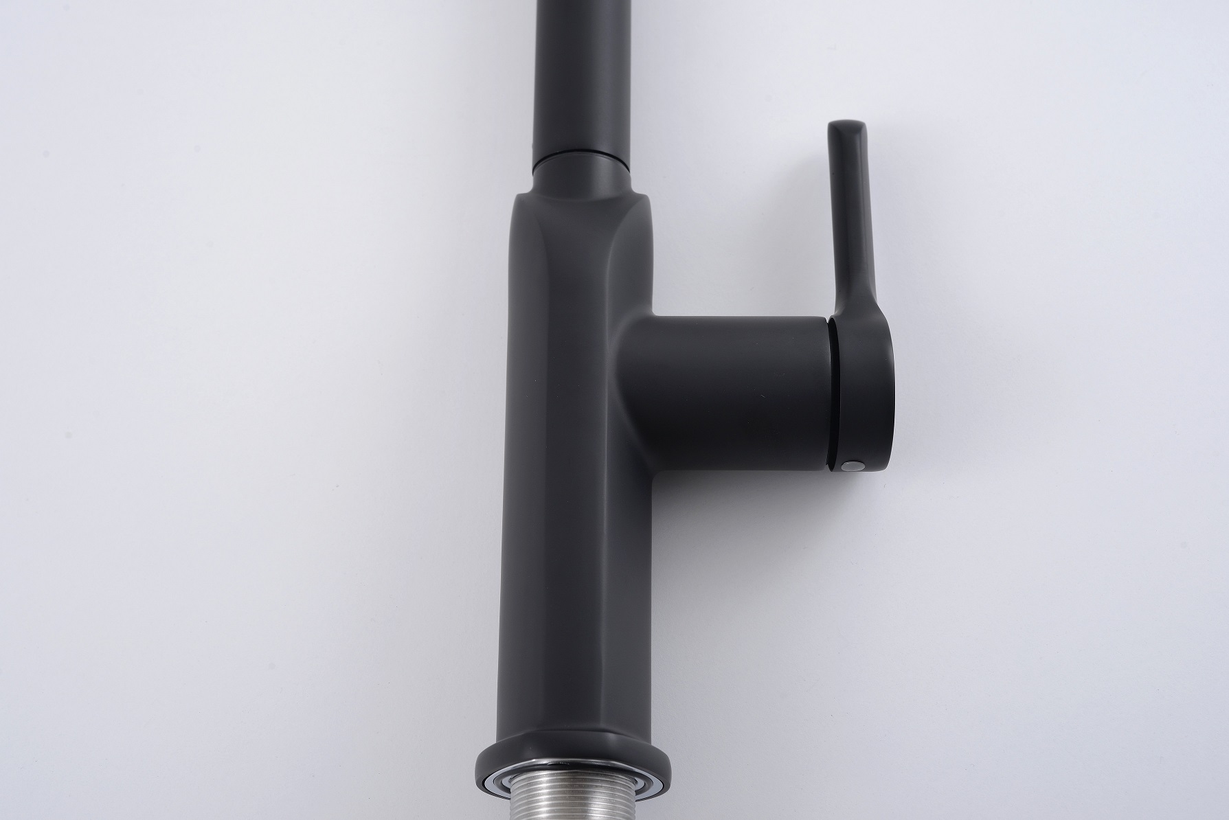 سحب صنبور المطبخ