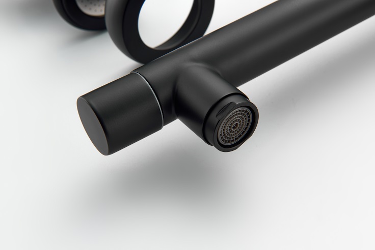 صنبور المطبخ غير لامع أسود