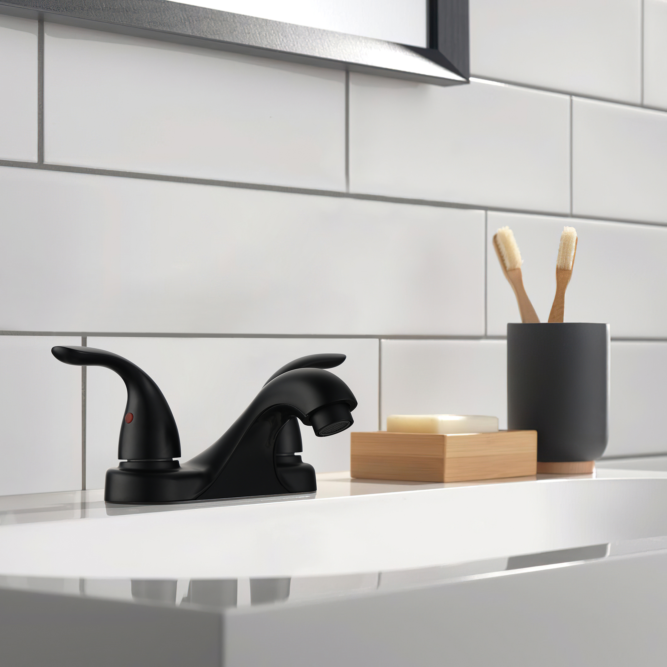 Sly مزدوج المقبض الساخن المزيج الحمام صنبور الحمام