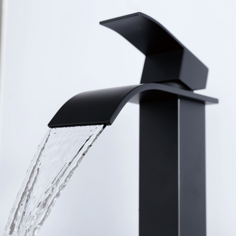 Sly Matte Black Waterfall Spout Spout Batucet مقبض واحد الحمام الغرور بالوعة صنبور