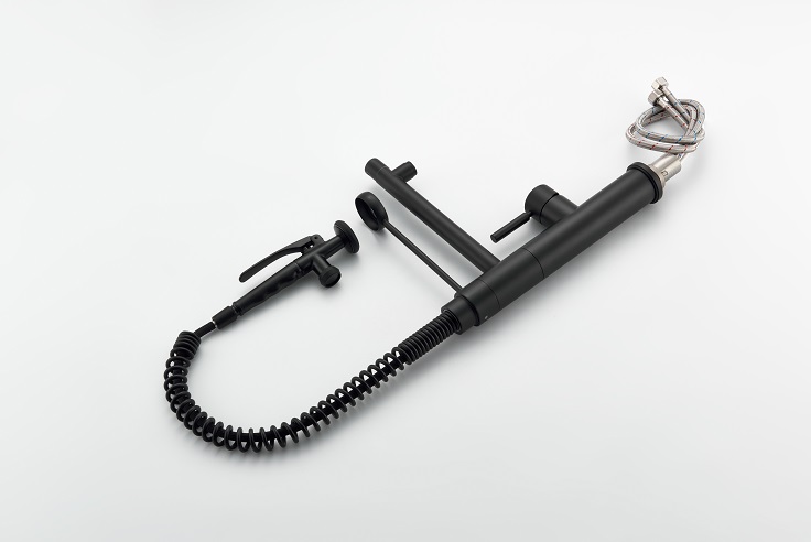 صنبور المطبخ الأسود مع بخاخ