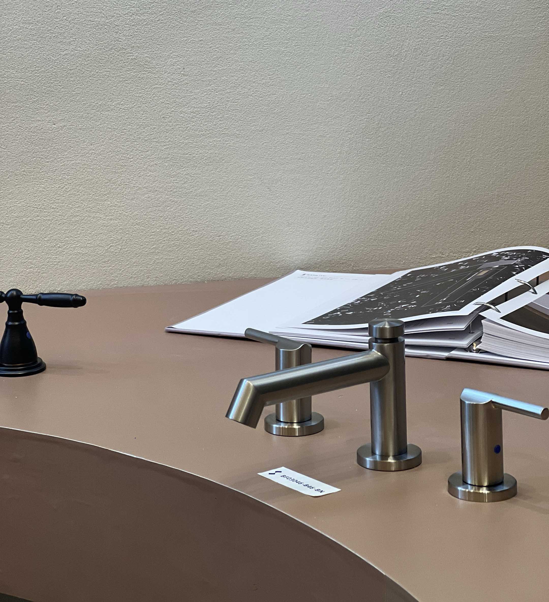 صنبور الحمام ذو 3 فتحات