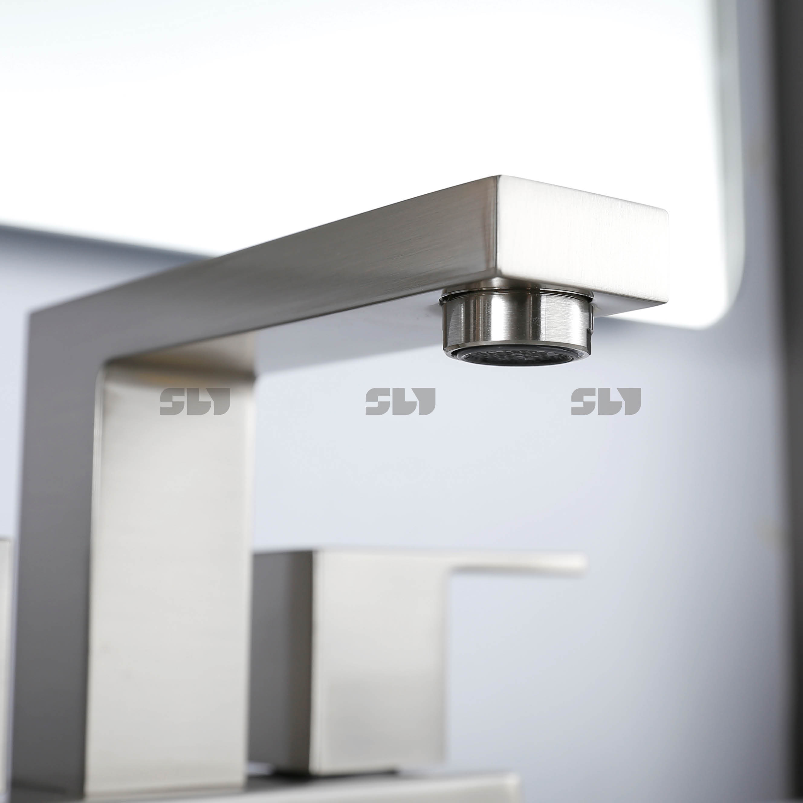 Sly two Hole Center Basin Faucet المستخدمة في الفنادق