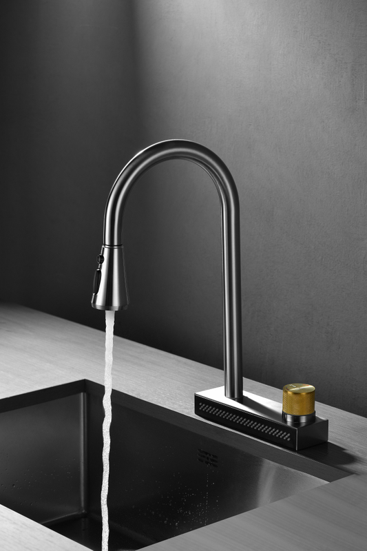 Sly Matte Black سحب صنبور المطبخ المنسحب لأسفل بخاخ