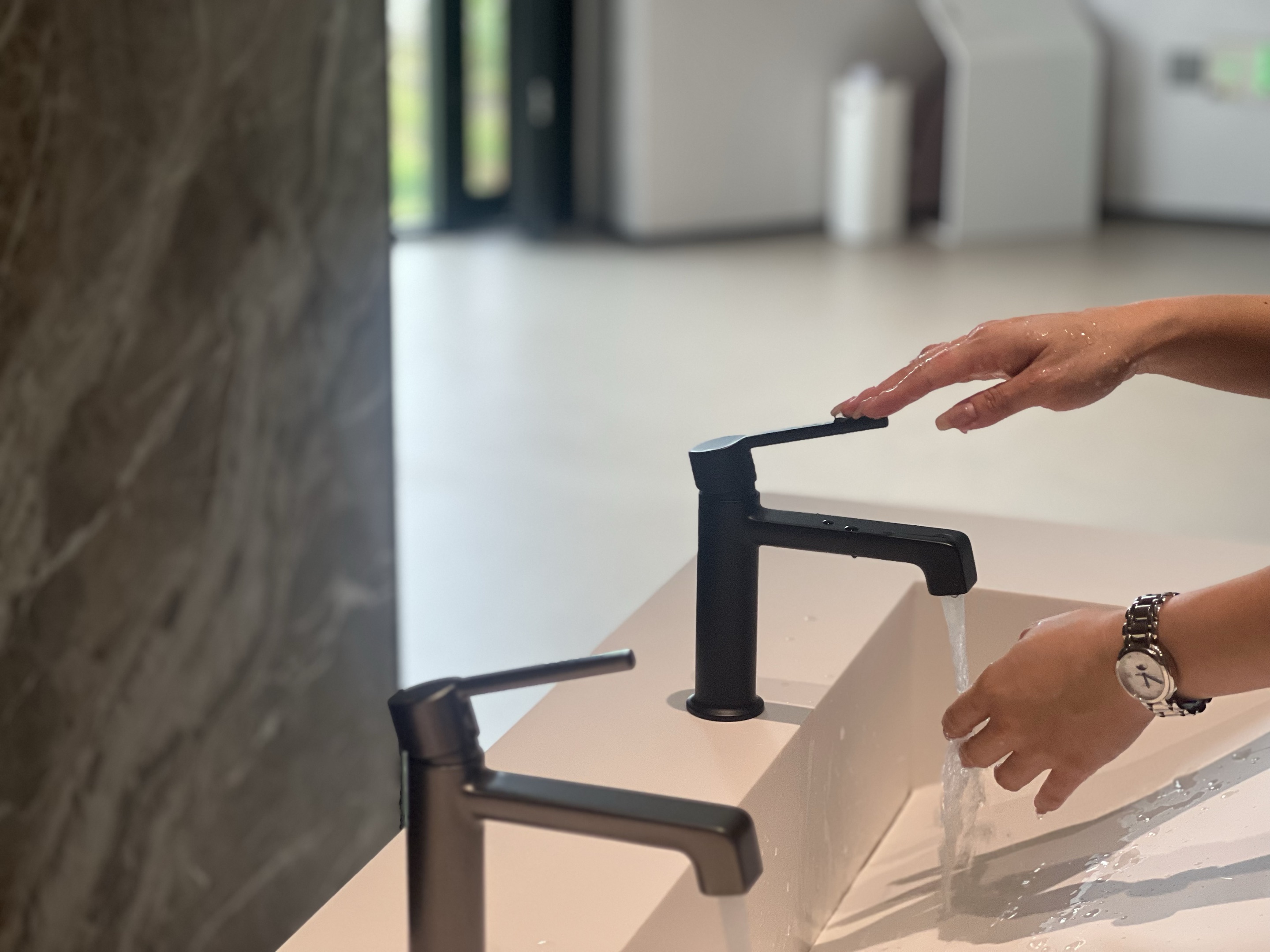 مقبض واحد صنبور الحمام